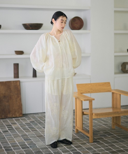 LAULEN（ローレン）の「ramie botanical embroidery blouse /ラミーボタニカル柄刺繍ブラウス（シャツ/ブラウス・レディース・アイボリー/ブラウン・FREE）」の10枚目の写真