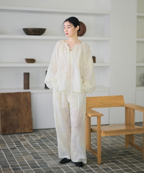 LAULEN（ローレン）の「ramie botanical embroidery blouse /ラミーボタニカル柄刺繍ブラウス（シャツ/ブラウス・レディース・アイボリー/ブラウン・FREE）」の12枚目の写真