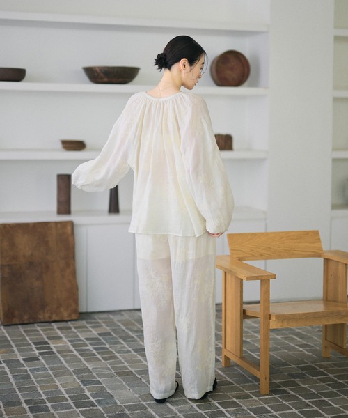 LAULEN（ローレン）の「ramie botanical embroidery blouse /ラミーボタニカル柄刺繍ブラウス（シャツ/ブラウス・レディース・アイボリー/ブラウン・FREE）」の13枚目の写真