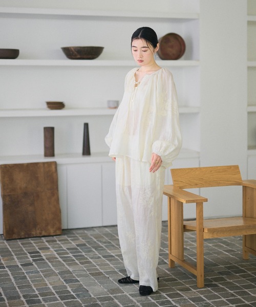 LAULEN（ローレン）の「ramie botanical embroidery blouse /ラミーボタニカル柄刺繍ブラウス（シャツ/ブラウス・レディース・アイボリー/ブラウン・FREE）」の14枚目の写真