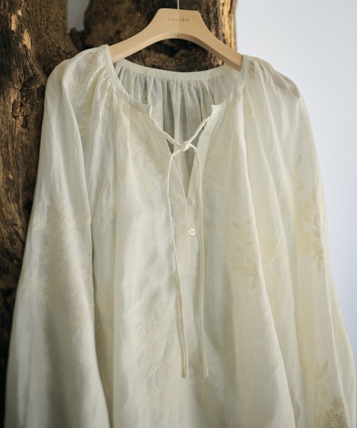 LAULEN（ローレン）の「ramie botanical embroidery blouse /ラミーボタニカル柄刺繍ブラウス（シャツ/ブラウス・レディース・アイボリー/ブラウン・FREE）」の15枚目の写真
