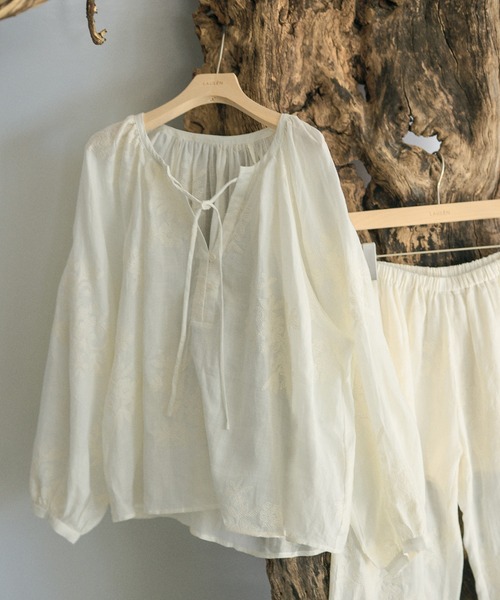 LAULEN（ローレン）の「ramie botanical embroidery blouse /ラミーボタニカル柄刺繍ブラウス（シャツ/ブラウス・レディース・アイボリー/ブラウン・FREE）」の16枚目の写真
