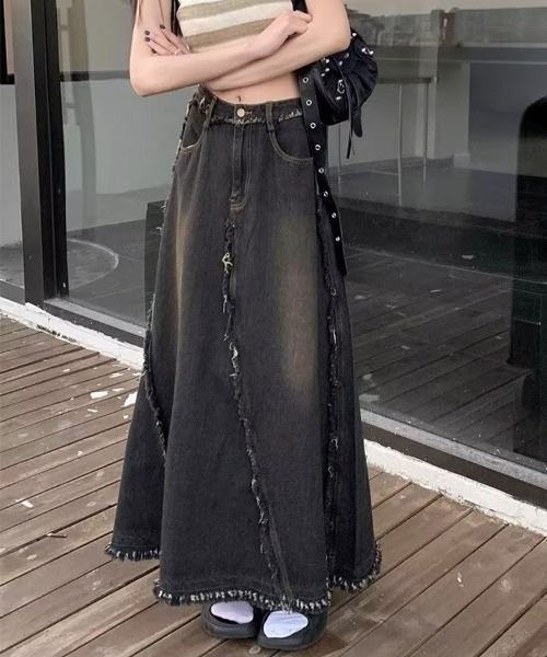 SallyLunn(サリーラン)の「リメイク風 フリンジ切替デニムロングスカート(デニムスカート・レディース・ブラック・SMALL/MEDIUM/LARGE)」の1枚目の写真