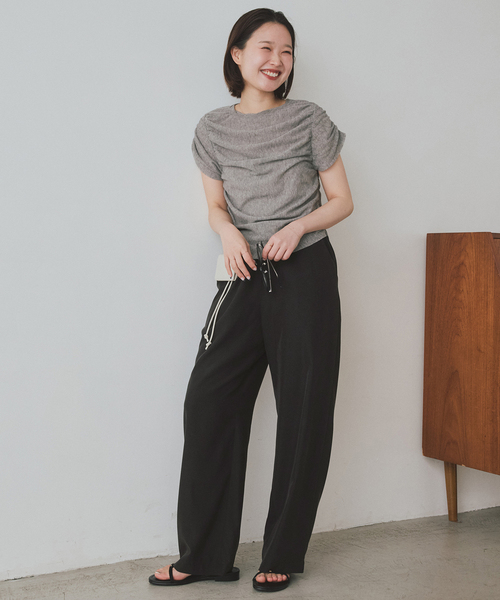 SLOBE IENA（スローブイエナ）の「《シリーズあり/追加》フィブリルリラックスパンツ（その他パンツ・レディース・ベージュ/ブラック系その他/ブラック・38/40）」の11枚目の写真