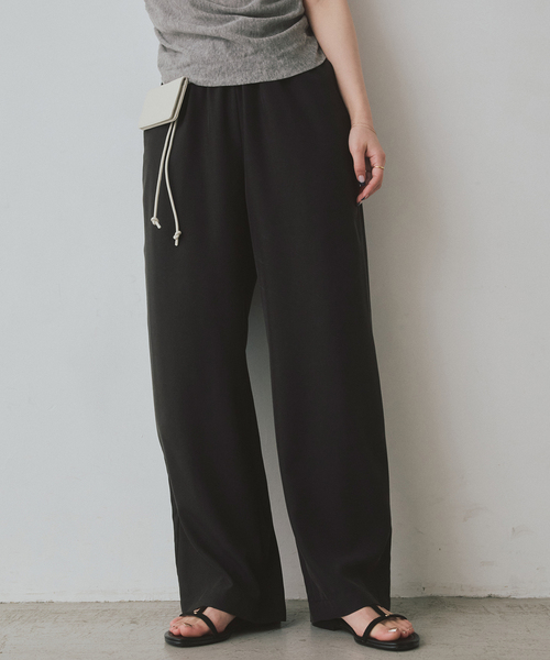 SLOBE IENA（スローブイエナ）の「《シリーズあり/追加》フィブリルリラックスパンツ（その他パンツ・レディース・ベージュ/ブラック系その他/ブラック・38/40）」の13枚目の写真