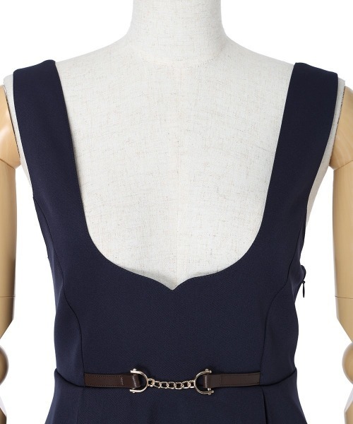 F i.n.t(フィント)の「チェーンビット使いディープVネックジャンパースカート/fint フィント(ジャンパースカート・レディース・ライトグリーン/ネイビー・FREE)」の21枚目の写真