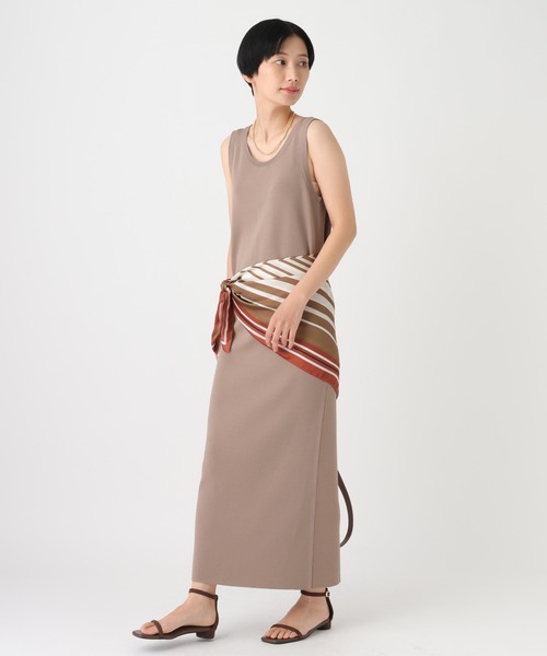 Elura(エルーラ)の「≪接触冷感≫冷感タンクニットワンピース/664890(ワンピース・レディース・ブラック/グレイッシュベージュ・SMALL/MEDIUM)」の6枚目の写真