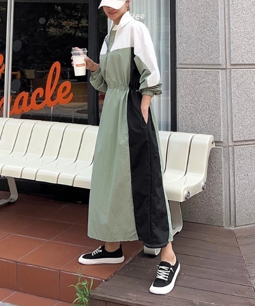 FAVORITO(ファヴォリート)の「配色スタンドカラーワンピース(ワンピース・レディース・ブラック/グリーン・F)」の7枚目の写真