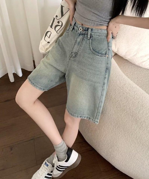 &soiree(アンドソワレ)の「ヴィンテージウォッシュワイドデニムハーフパンツ(デニムパンツ・レディース・ブルー/インディゴブルー・X-SMALL/SMALL/MEDIUM/LARGE/X-LARGE)」の6枚目の写真