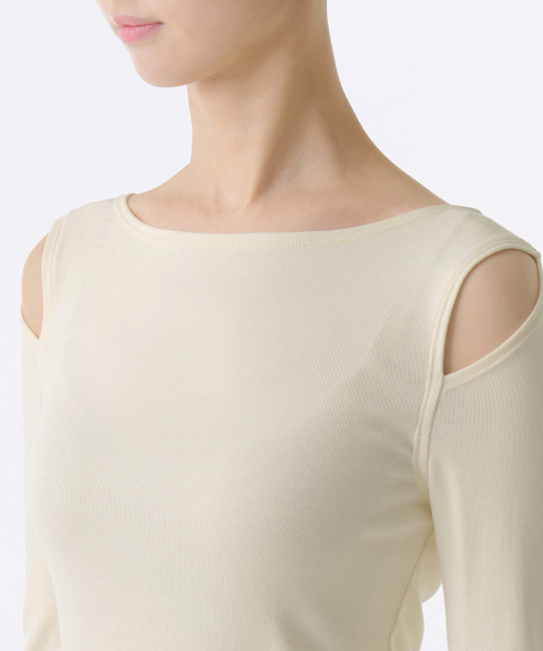 MUSINSA STANDARD WOMAN（ムシンサスタンダードウーマン）の「ウィメンズRTスリムカットアウト長袖Tシャツ[エグレット]（Tシャツ/カットソー・レディース・その他・LARGE/MEDIUM/SMALL/X-SMALL）」の4枚目の写真