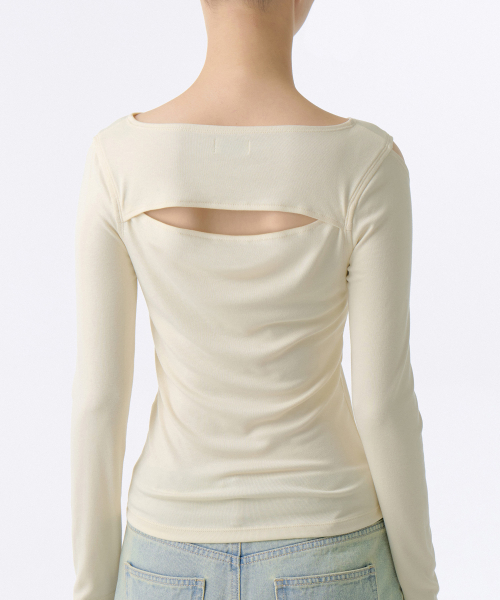 MUSINSA STANDARD WOMAN（ムシンサスタンダードウーマン）の「ウィメンズRTスリムカットアウト長袖Tシャツ[エグレット]（Tシャツ/カットソー・レディース・その他・LARGE/MEDIUM/SMALL/X-SMALL）」の2枚目の写真