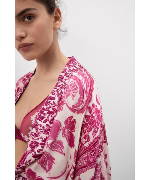 Intimissimi(インティミッシミ)の「“Brighten Your Day” ビスコース サテン キモノガウン(ガウン/バスローブ・レディース・チェリーピンク・S/M/M/L)」の3枚目の写真
