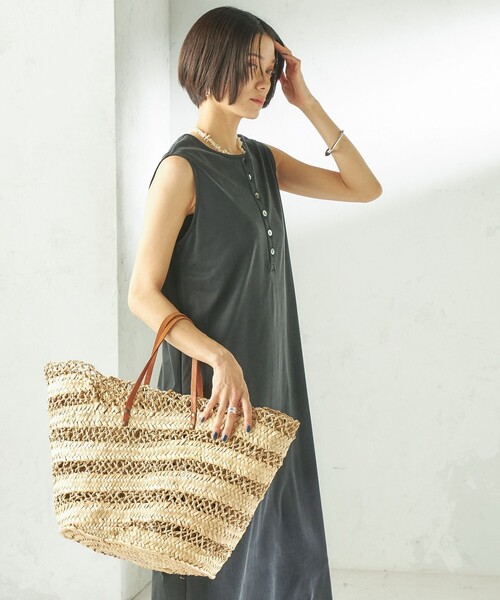 SHIPS(シップス)の「〈手洗い可能〉フィブリル ジャージー 2WAY ワンピース(ワンピース・レディース・ブラウン/ブラック・ONE SIZE)」の16枚目の写真