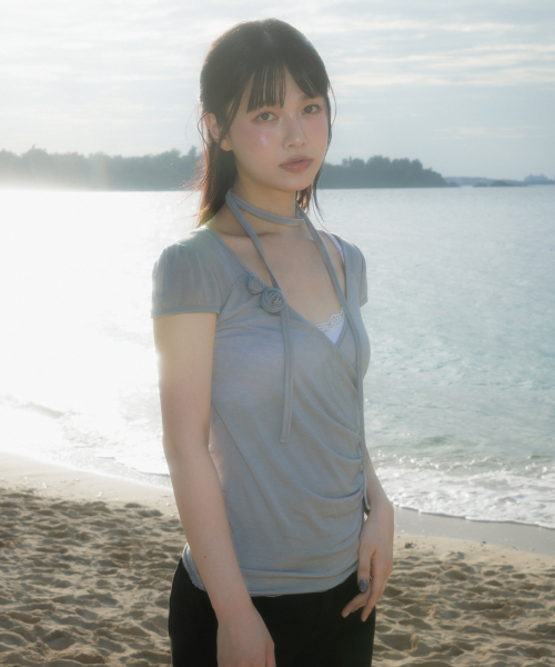 ROSEFRANTZ（ロゼフランツ）の「Corsage Shirring Tie T-shirt [Gray]（Tシャツ/カットソー・レディース・アッシュグレー・OS）」の2枚目の写真