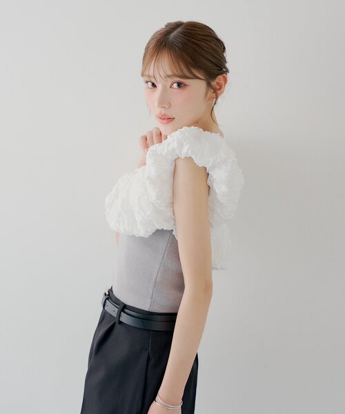 Chico（チコ）の「【SALON by Chico】ジャガードパフスリーブドッキングニット（ニット/セーター・レディース・グレー/ホワイト/ブラック・FREE）」の17枚目の写真