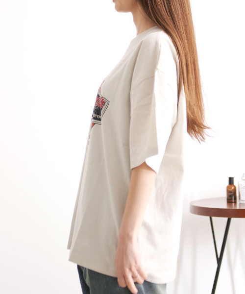 Tom&Jerry(トムアンドジェリー)の「『TOM&JERRY/トムアンドジェリー』USED LIKE TEE(Tシャツ/カットソー・レディース・スミクロ/アイボリー・L/LL/M)」の5枚目の写真