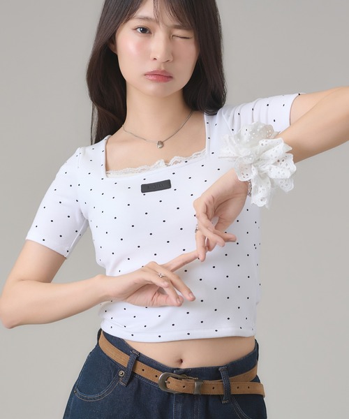apres jour mignon（アプレジュールミニョン）の「スクエアネックトップス（Tシャツ/カットソー・レディース・ボルドー/ホワイト系その他/チャコールグレー/ブラック系その他/オフホワイト・LARGE/フリー）」の3枚目の写真
