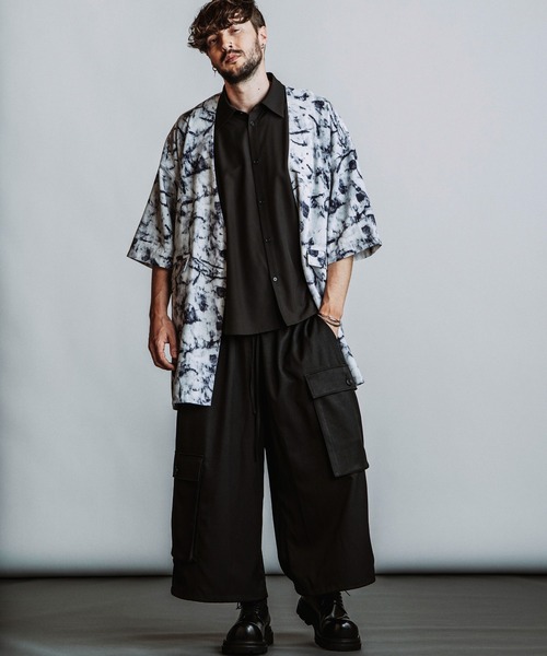 NO ID.(ノーアイディ)の「【NO ID.】Baggy Cropped Cargo Trousers / バギー クロップド カーゴ トラウザーズ(カーゴパンツ・メンズ・グレー/ブラック・2/1)」の9枚目の写真