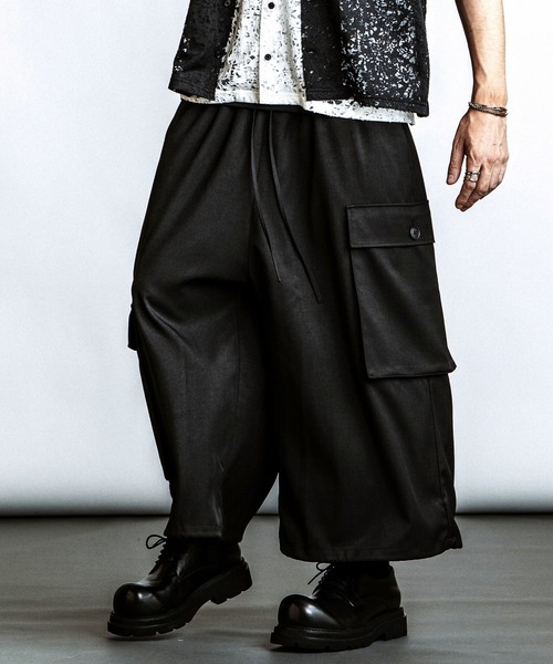NO ID.(ノーアイディ)の「【NO ID.】Baggy Cropped Cargo Trousers / バギー クロップド カーゴ トラウザーズ(カーゴパンツ・メンズ・グレー/ブラック・2/1)」の20枚目の写真