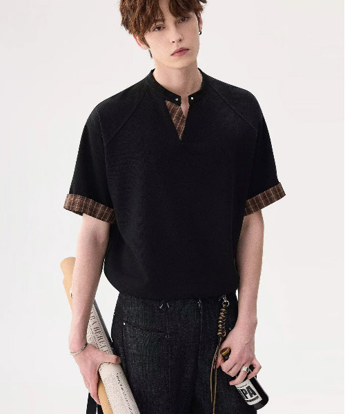 neos(ネオス)の「【neos】チェックレイヤード キーネック プルオーバーTシャツ フェイクレイヤード 半袖 モード 韓国ファッション(Tシャツ/カットソー・メンズ・ブラック/アイボリー・X-LARGE/LARGE/MEDIUM)」の4枚目の写真