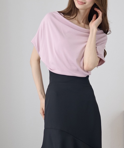 DAYRA(デイラ)の「2WAY オフショル ドレープ 半袖 トップス(Tシャツ/カットソー・レディース・ブラウン/ライトブルー/ブラック/グレー/ピンク/ホワイト・FREE)」の6枚目の写真