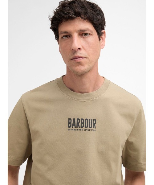 Barbour（バブアー）の「MordenGraphic Tシャツ（Tシャツ/カットソー・メンズ・ベージュ/オリーブ・MEDIUM/SMALL/LARGE）」の3枚目の写真