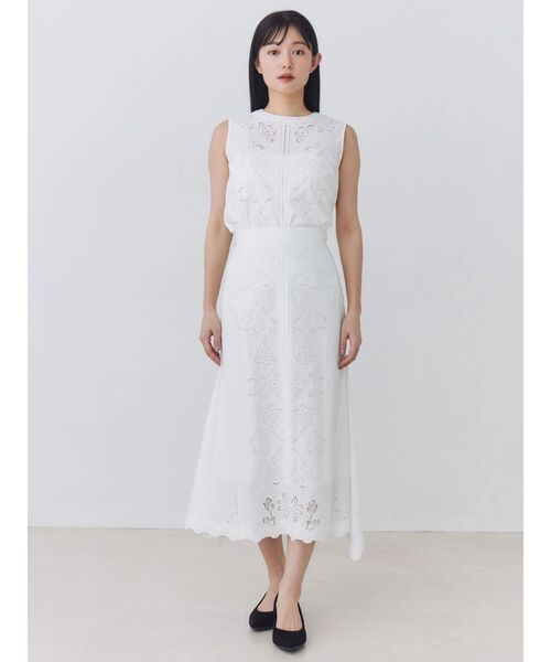TONAL(トーナル)の「エンブロイダリーマチフレアスカート(スカート・レディース・ブルー/ブラック/オフホワイト・SMALL/MEDIUM)」の11枚目の写真