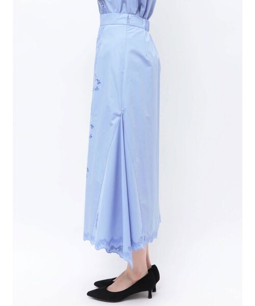 TONAL(トーナル)の「エンブロイダリーマチフレアスカート(スカート・レディース・ブルー/ブラック/オフホワイト・SMALL/MEDIUM)」の20枚目の写真