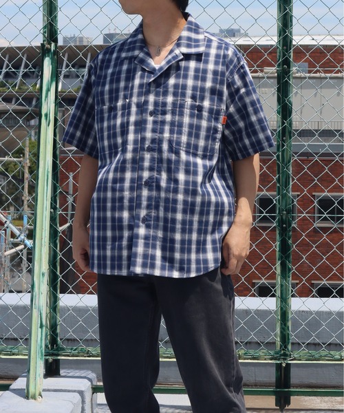 UNIVERSAL OVERALL(ユニバーサルオーバーオール)の「UNIVERSAL OVERALL / OPEN COLLAR CHECK ST / チェック柄オープンカラー半袖シャツ(シャツ/ブラウス・メンズ・ベージュ系その他7/ホワイト×ブルー・S/M/L)」の7枚目の写真