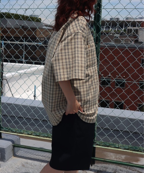 UNIVERSAL OVERALL(ユニバーサルオーバーオール)の「UNIVERSAL OVERALL / OPEN COLLAR CHECK ST / チェック柄オープンカラー半袖シャツ(シャツ/ブラウス・メンズ・ベージュ系その他7/ホワイト×ブルー・S/M/L)」の15枚目の写真