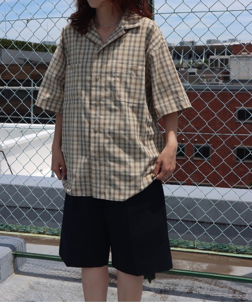 UNIVERSAL OVERALL(ユニバーサルオーバーオール)の「UNIVERSAL OVERALL / OPEN COLLAR CHECK ST / チェック柄オープンカラー半袖シャツ(シャツ/ブラウス・メンズ・ベージュ系その他7/ホワイト×ブルー・S/M/L)」の10枚目の写真