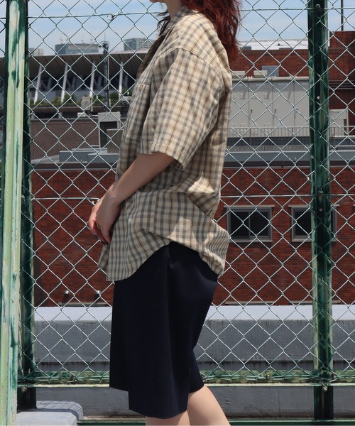 UNIVERSAL OVERALL(ユニバーサルオーバーオール)の「UNIVERSAL OVERALL / OPEN COLLAR CHECK ST / チェック柄オープンカラー半袖シャツ(シャツ/ブラウス・メンズ・ベージュ系その他7/ホワイト×ブルー・S/M/L)」の11枚目の写真