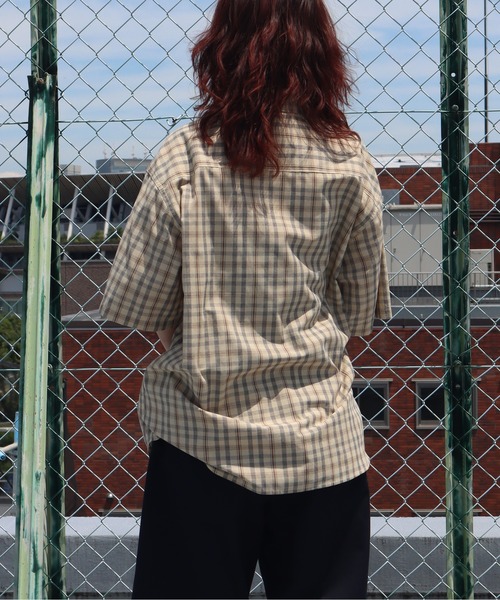 UNIVERSAL OVERALL(ユニバーサルオーバーオール)の「UNIVERSAL OVERALL / OPEN COLLAR CHECK ST / チェック柄オープンカラー半袖シャツ(シャツ/ブラウス・メンズ・ベージュ系その他7/ホワイト×ブルー・S/M/L)」の12枚目の写真