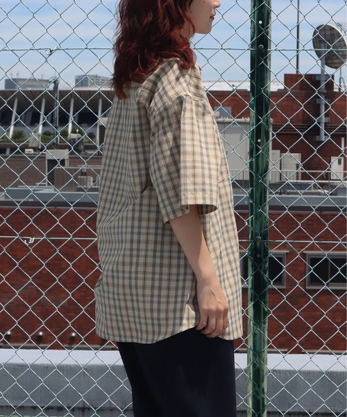 UNIVERSAL OVERALL(ユニバーサルオーバーオール)の「UNIVERSAL OVERALL / OPEN COLLAR CHECK ST / チェック柄オープンカラー半袖シャツ(シャツ/ブラウス・メンズ・ベージュ系その他7/ホワイト×ブルー・S/M/L)」の13枚目の写真