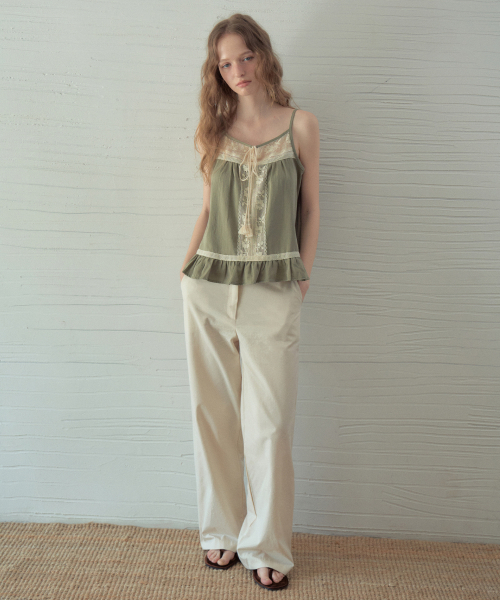 OURNOSTALGIA(アワー ノスタルジア)の「Mono basic straight cotton pants_Beige(O25-PT02)(その他パンツ・レディース・Beige・MEDIUM/SMALL)」の2枚目の写真