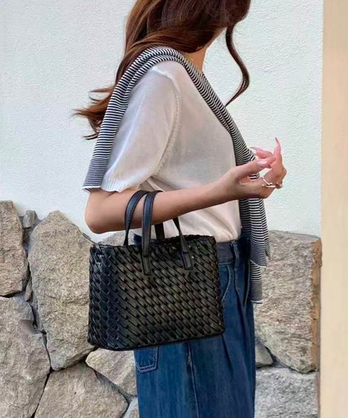 FINEnough(ファインナフ)の「ポーチ付き編み込み2WAYショルダーバッグ(ショルダーバッグ・レディース・ブラック/ピンク/ベージュ/ブルー/ホワイト・FREE)」の6枚目の写真
