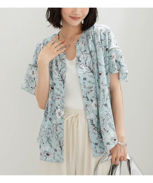 BELLUNA PLUS(ベルーナ)の「レーヨン素材はしごレース使いブラウス(シャツ/ブラウス・レディース・セージグリーン/アイボリー系/ネイビー系・MEDIUM/X-LARGE/LARGE)」の2枚目の写真