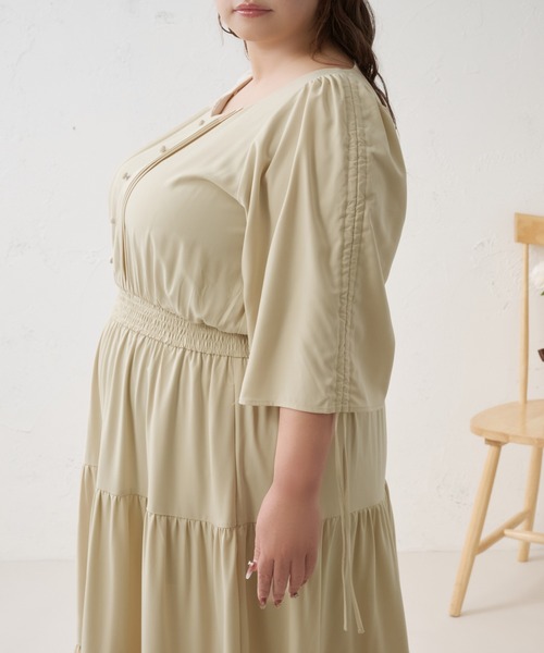 Louiosy(ルオシー)の「【Louiosy】【大きいサイズ】ショルダーギャザーティアードワンピース(ワンピース・レディース・ベージュ/ダークブラウン・4L/3L)」の11枚目の写真