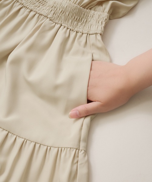 Louiosy(ルオシー)の「【Louiosy】【大きいサイズ】ショルダーギャザーティアードワンピース(ワンピース・レディース・ベージュ/ダークブラウン・4L/3L)」の10枚目の写真