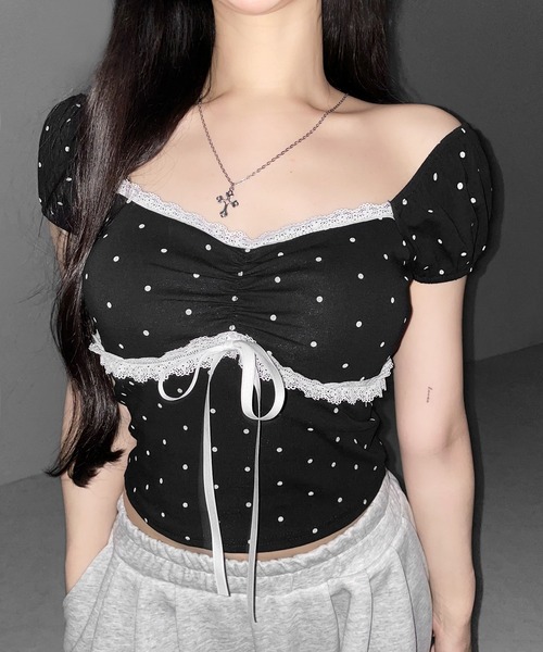 me+em select(ミームセレクト)の「【 3color 】ドットレースリボンギャザーオフショルトップス / dot lace ribbon gathered off shoulder tops(Tシャツ/カットソー・レディース・ブラック/ホワイト/グレー・FREE)」の1枚目の写真