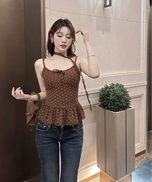kirakiraShop(キラキラショップ)の「カップ付き ペプラム ドット柄 キャミソール(Tシャツ/カットソー・レディース・ホワイト/ブラウン/ブラック/グレー・FREE)」の8枚目の写真
