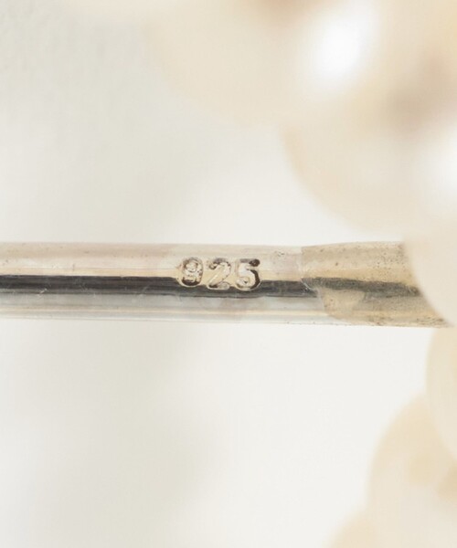 Steven Alan(スティーブンアラン)の「<SASKIA DIEZ>PEARL BOW EARSTUD/シングルピアス(ピアス(片耳用)・レディース・ホワイト・FREE)」の7枚目の写真
