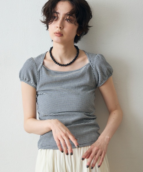 Trish(トリッシュ)の「シャーリングカットフレンチパフスリーブプルオーバー(Tシャツ/カットソー・レディース・その他/ブラック/ホワイト・MEDIUM)」の1枚目の写真