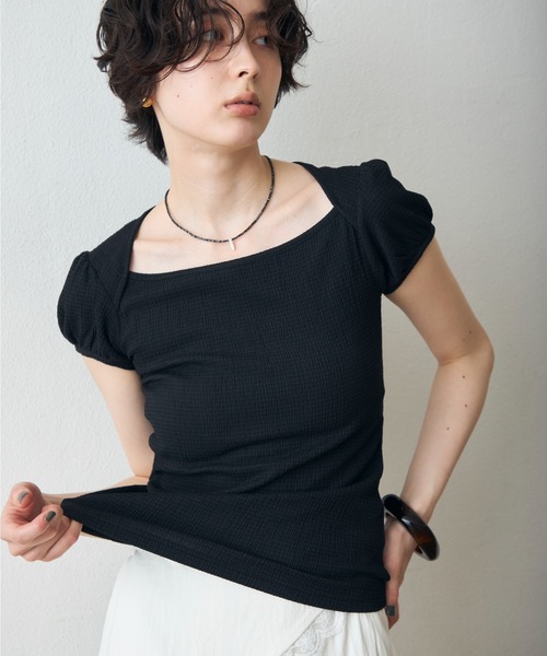 Trish(トリッシュ)の「シャーリングカットフレンチパフスリーブプルオーバー(Tシャツ/カットソー・レディース・その他/ブラック/ホワイト・MEDIUM)」の3枚目の写真