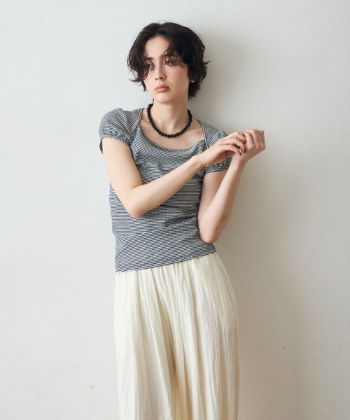 Trish(トリッシュ)の「シャーリングカットフレンチパフスリーブプルオーバー(Tシャツ/カットソー・レディース・その他/ブラック/ホワイト・MEDIUM)」の11枚目の写真