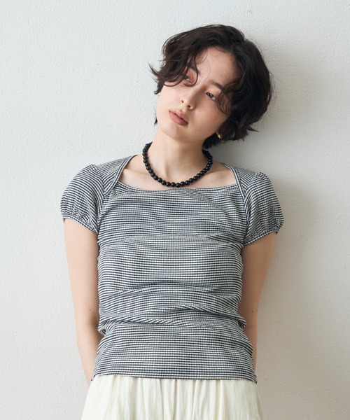 Trish(トリッシュ)の「シャーリングカットフレンチパフスリーブプルオーバー(Tシャツ/カットソー・レディース・その他/ブラック/ホワイト・MEDIUM)」の6枚目の写真