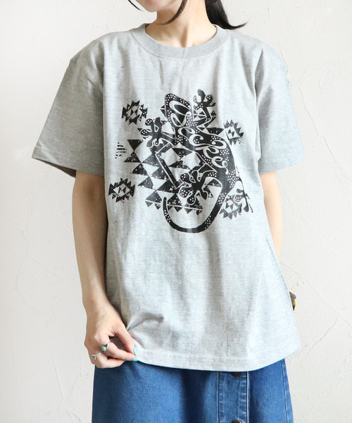 ZIP FIVE（ジップファイブ）の「エスニック Ｔシャツ ヤモリ オルテガ（Tシャツ/カットソー・メンズ・ホワイト/グレー/ブラック/ベージュ・X-LARGE/MEDIUM/LARGE）」の3枚目の写真