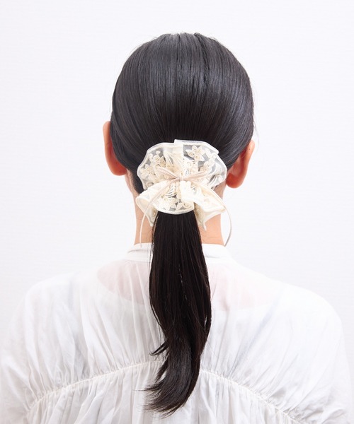 Zoule(ゾーラ)の「Zoule ゾーラ:embroidery cuff106 フラワー刺繍 ヘアーカフス(ヘアピン・レディース・ベージュ/ブラウン/アイボリー・FREE)」の7枚目の写真