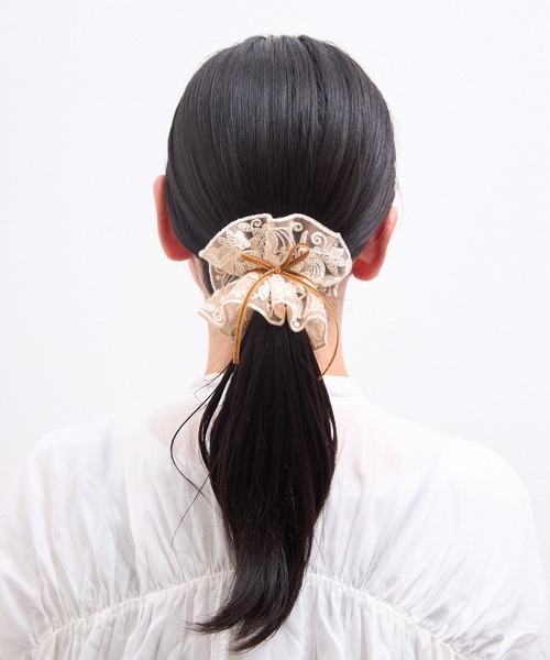 Zoule(ゾーラ)の「Zoule ゾーラ:embroidery cuff106 フラワー刺繍 ヘアーカフス(ヘアピン・レディース・ベージュ/ブラウン/アイボリー・FREE)」の11枚目の写真