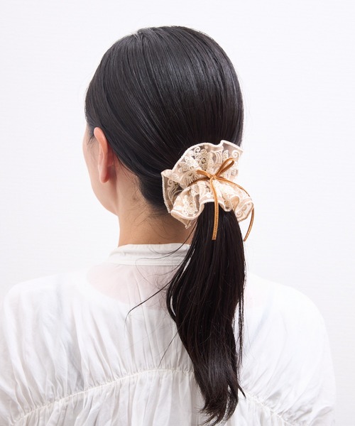 Zoule(ゾーラ)の「Zoule ゾーラ:embroidery cuff106 フラワー刺繍 ヘアーカフス(ヘアピン・レディース・ベージュ/ブラウン/アイボリー・FREE)」の12枚目の写真